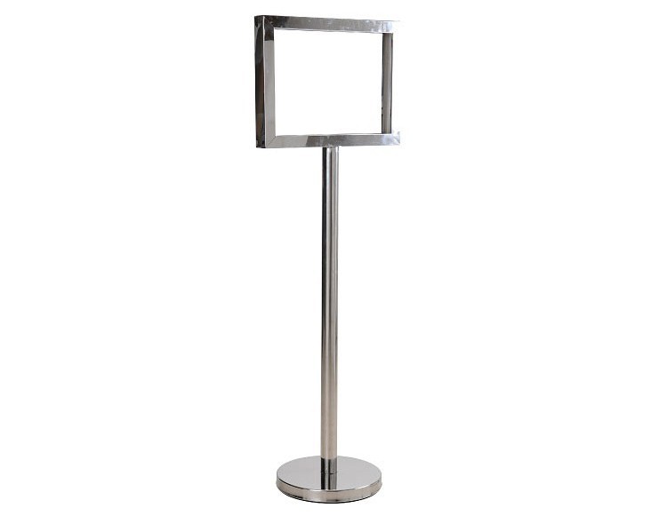 Q-Up Stand Retractable